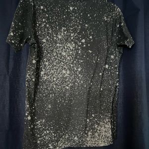 Mama of the wild ones I ordered this off of Facebook size medium super cute.